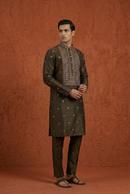 Heritage Box Embroidered Silk Kurta Set