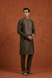 Heritage Box Embroidered Silk Kurta Set